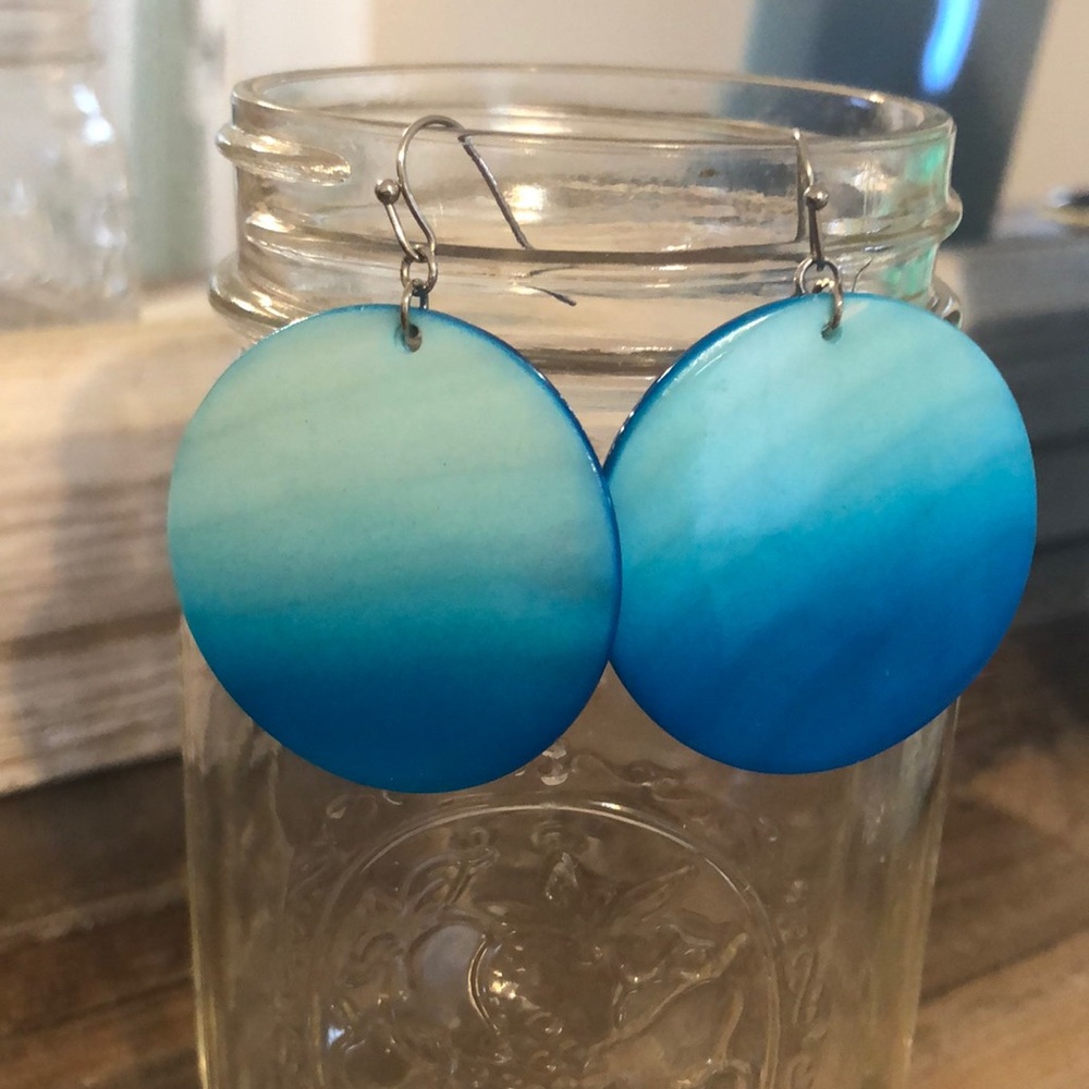 AQUA DANGLING EARRINGS